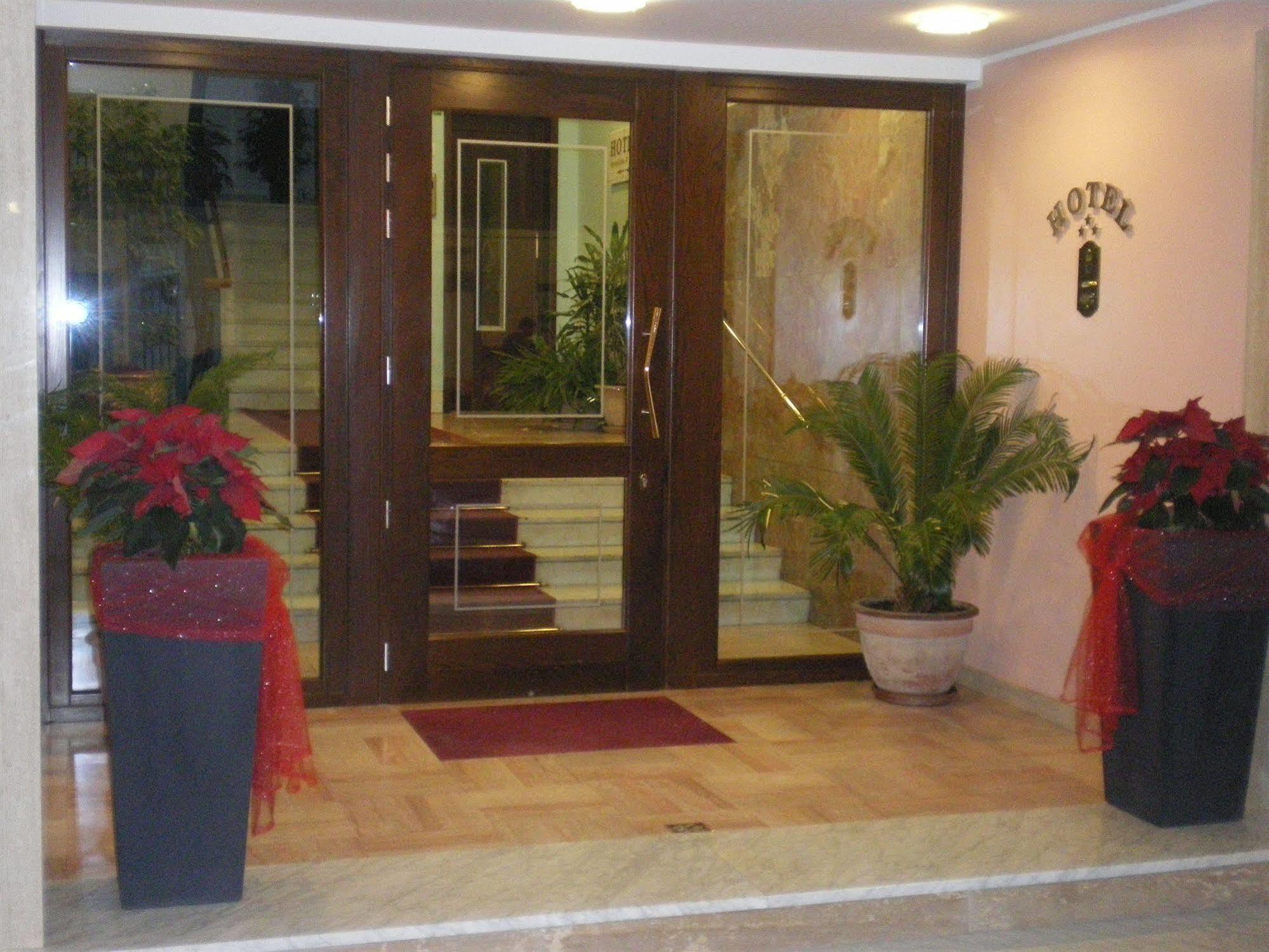 Hotel Sole Mare Sanremo Exterior photo
